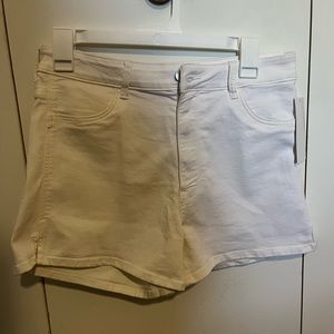 Woman’s shorts